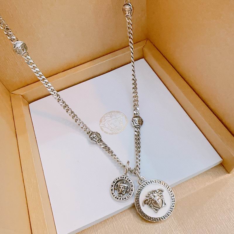 Versace necklace lyx209